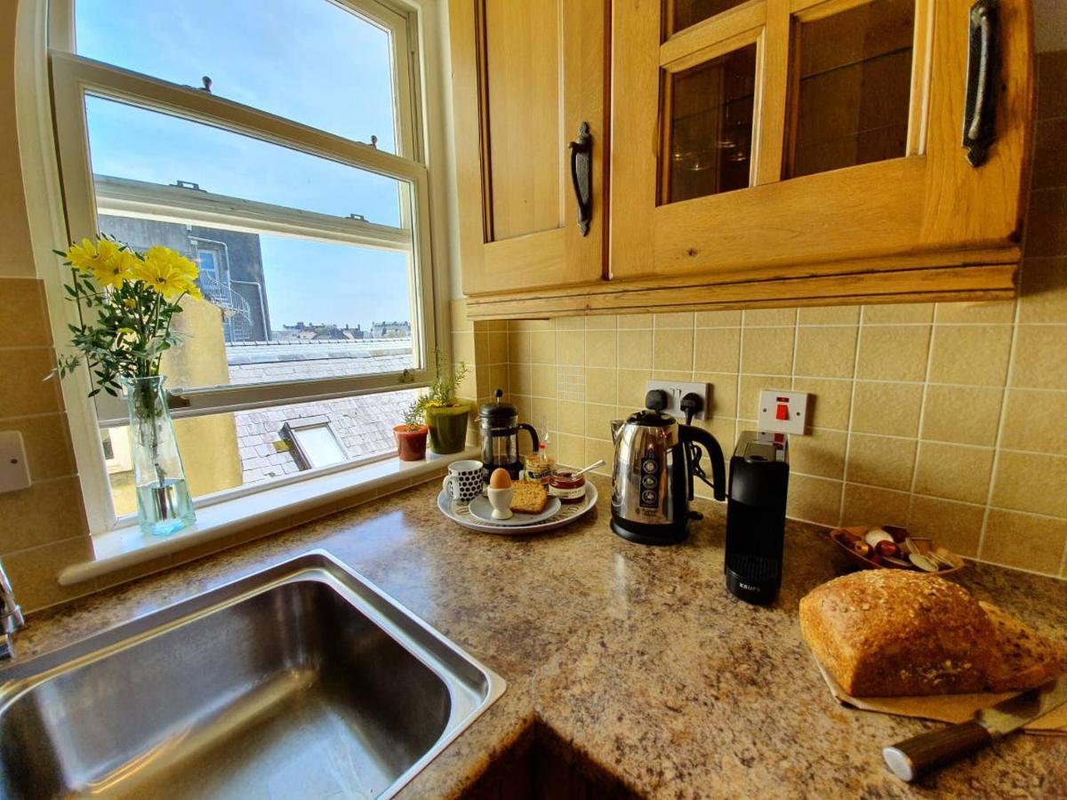 Stylish Flat In Central Tenby & Free Parking Eksteriør bilde