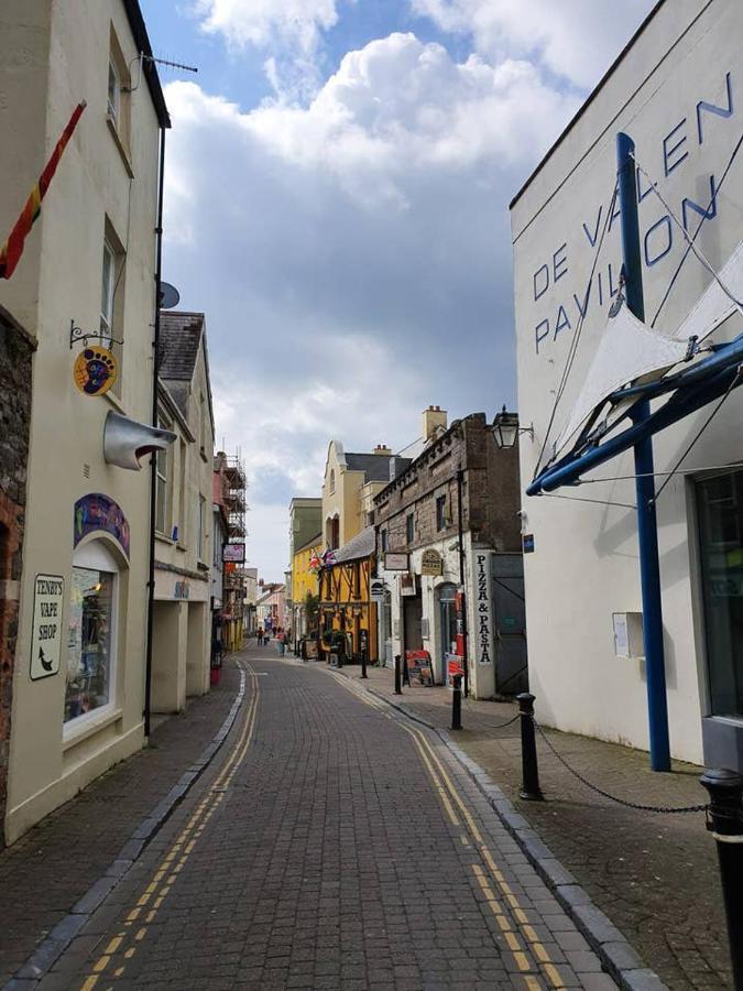 Stylish Flat In Central Tenby & Free Parking Eksteriør bilde