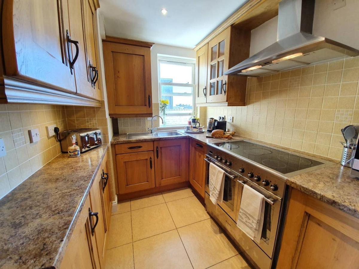 Stylish Flat In Central Tenby & Free Parking Eksteriør bilde